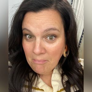 Meet your Posher, Ashleigh